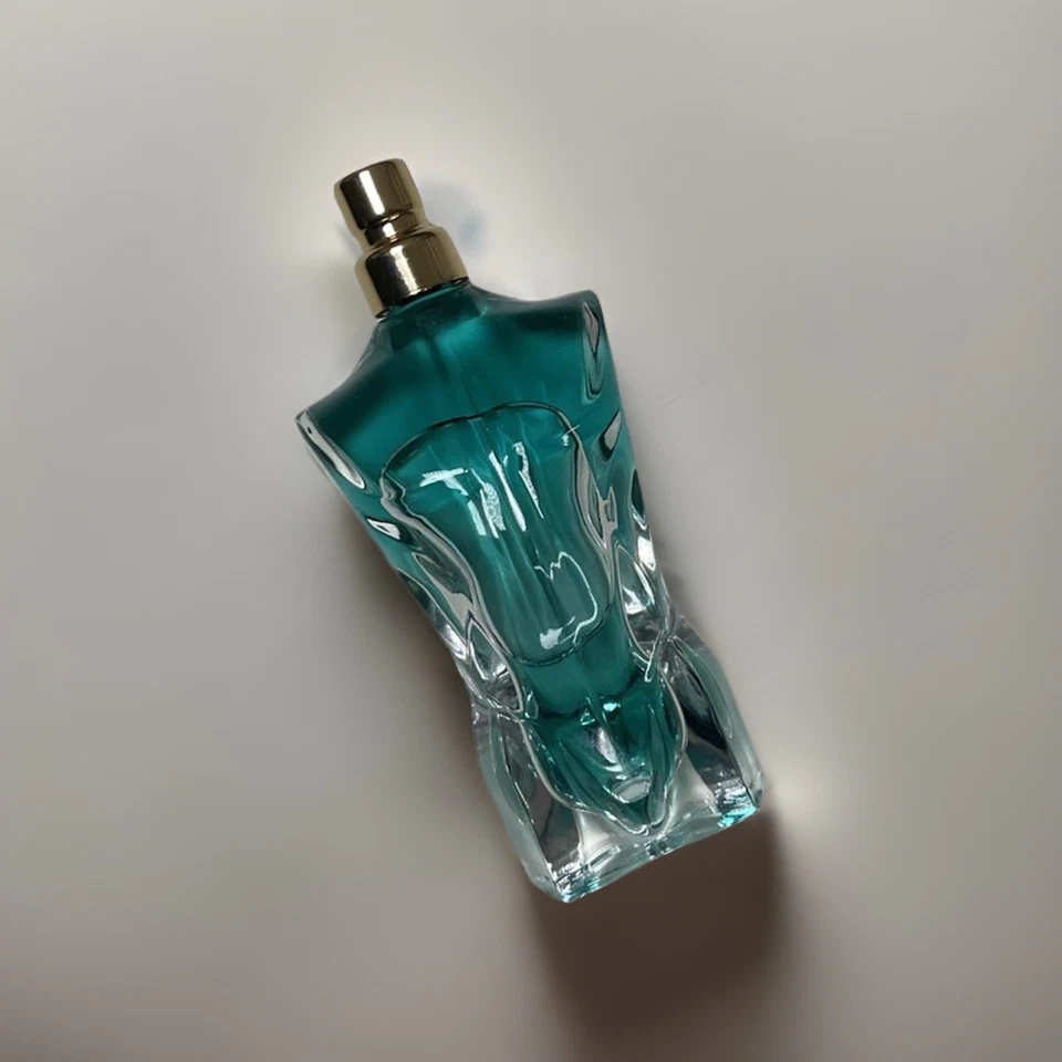 Jean Paul Gaultier Le Beau Eau De Parfum Mini Splash 0,24 fl oz, como en la foto. Foto 2 de 4