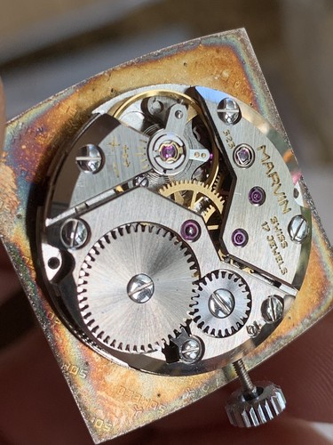 Beautiful Vintage Marvin Striped Square Mens Watch 32,2x37,2mm Swiss Cal.525 - Picture 9 of 12