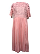 Women's Polyester Blend Short Sleeve Lace Detail Pink Dress Size Medium      SM1