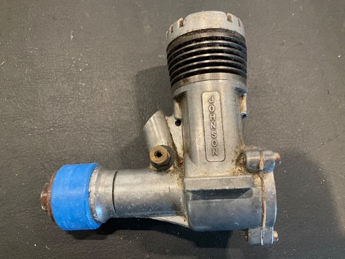 VINTAGE JOHNSON 35 Model Airplane Engine - Picture 3 of 9