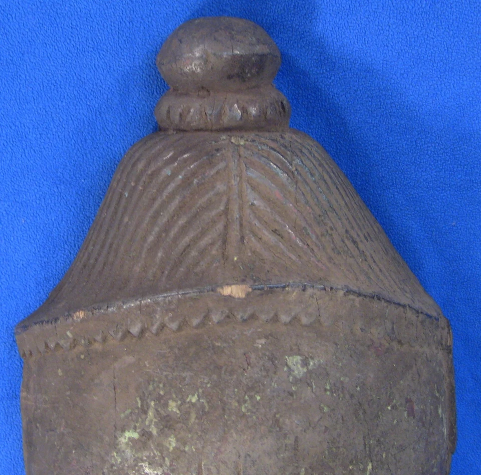 * Antigua máscara de madera tallada tribal de la India del Himalaya de 1800, Himachal Pradesh Foto 3 de 4