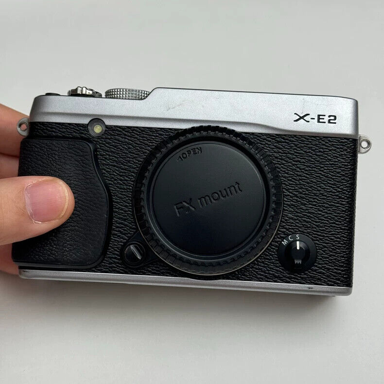 Fujifilm Fuji X-E2 16.3MP Mirrorless Digital Camera Silver Fujifilm Fuji X-E2 16.3MP Mirrorless Digital Camera Silver