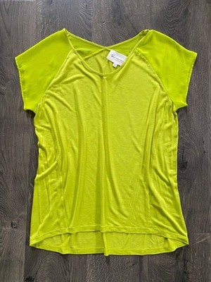 Vince Camuto Two Lime Green Chiffon Short Sleeve Scoop V Neck Rayon Top Blouse M
