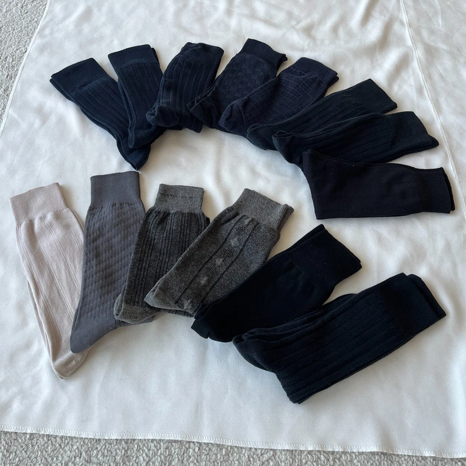 Lote de 14 pares de calcetines de vestir para hombre - Calvin Klein y otros negro gris azul marino - en muy buen estado Foto 3 de 3