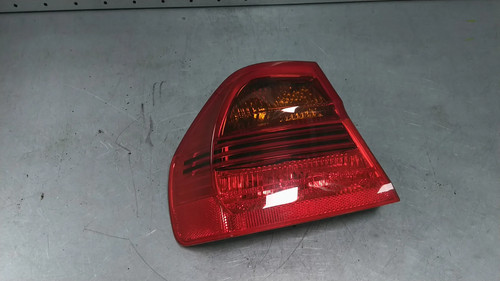RÜCKLICHT LINKS - BMW 3 serie (E90) Sedan 320i 16V (N46-B20A) 2005 63210406879