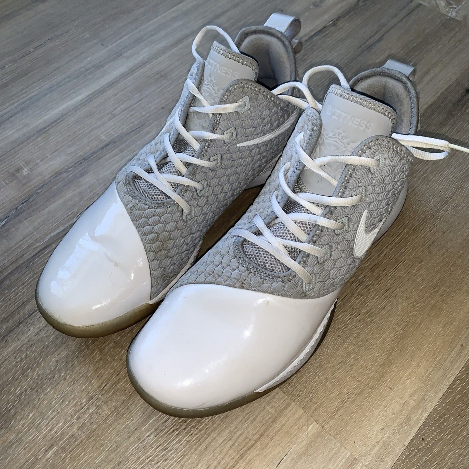 NIKE AIR LEBRON WITNESS III PREMIUM BASKETBALL TRAINER MEN SHOES WHITE Sz 13 EUC image 3