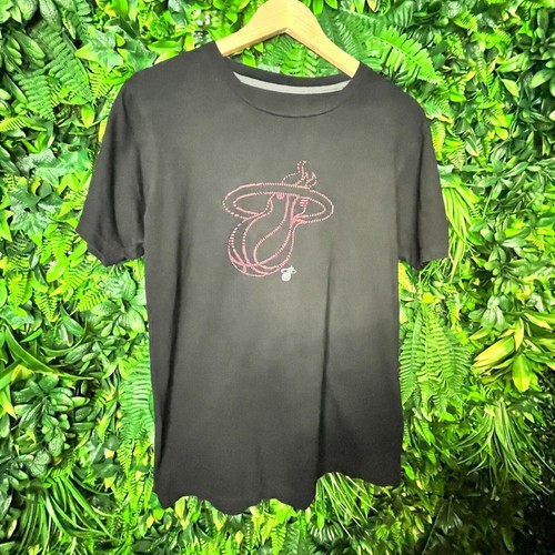 MIAMI HEAT Shirt Men Medium Black Graphic Print Red Pixel Logo NBA Sports 0577 - Picture 4 of 7
