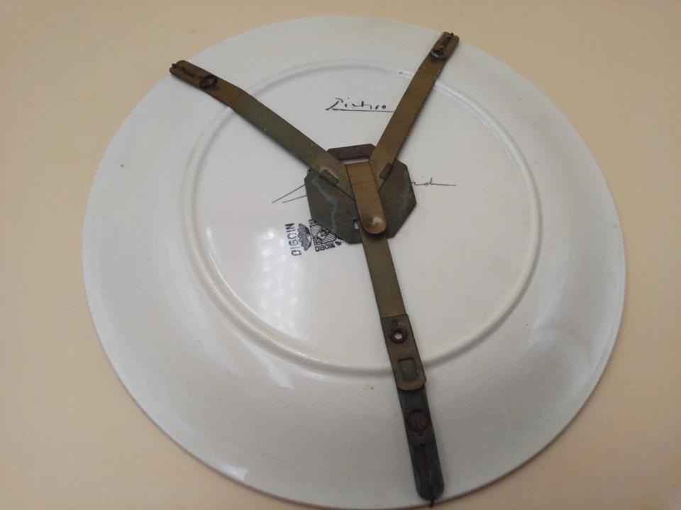 Pablo Picasso, assiette en faïence de Digoin sareguemine , Texte de Paul Eluard - Photo 4/4