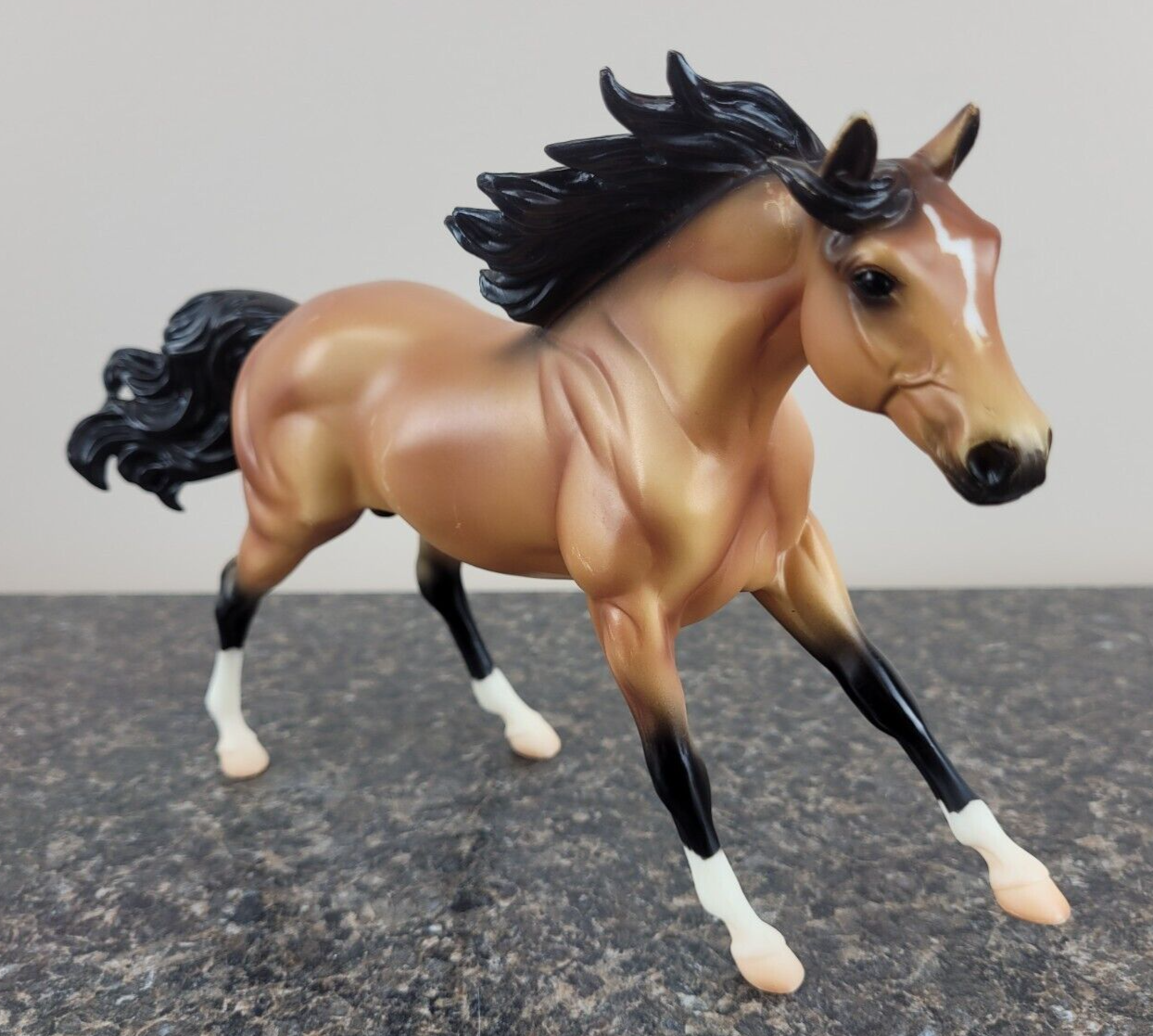 Breyer 629 American Quarter Horse Stallion - Frolicking Stallion - Horse Figure