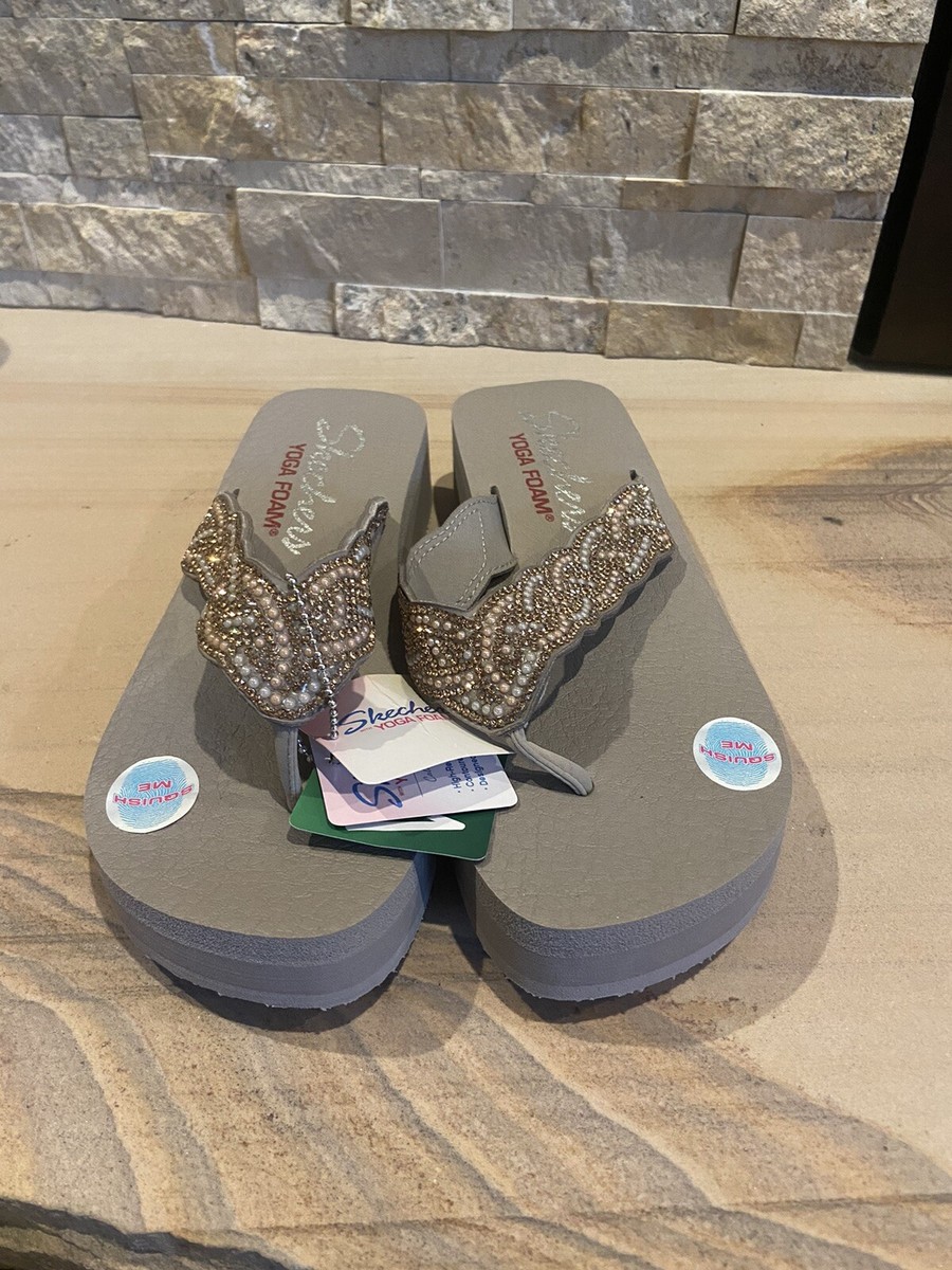 NWT Vinyasa SKECHERS Yoga Foam Flip-Flops Sandals Taupe Happy