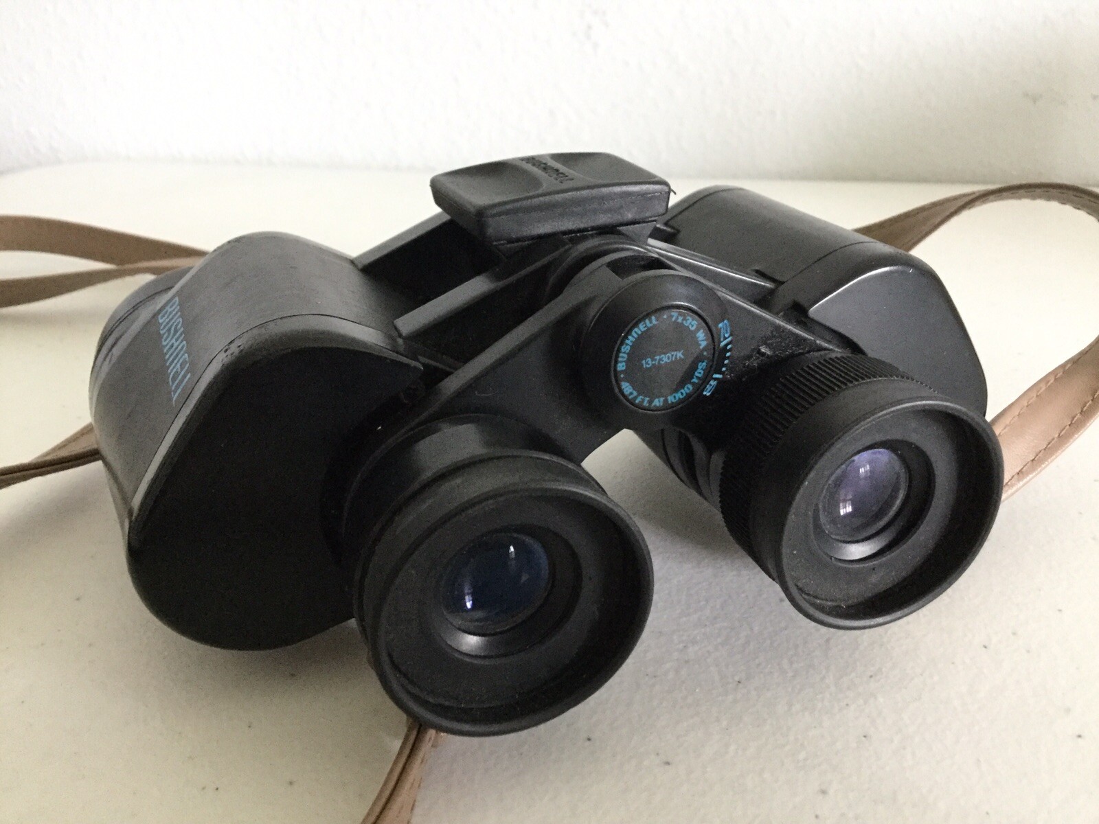 BUSHNELL Binoculars. 137307K. 7x35. 487 Ft 1000 Yards. Excellent