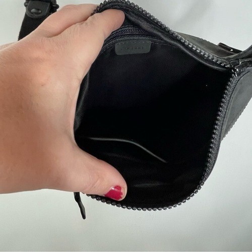 Cochor Black Leather Crossbody Purse - Picture 6 of 8
