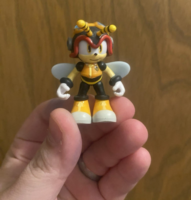 RARE SEGA Sonic the Hedgehog Charmy Bee 2.5 Jakks Pacific Wave 11 mini figure