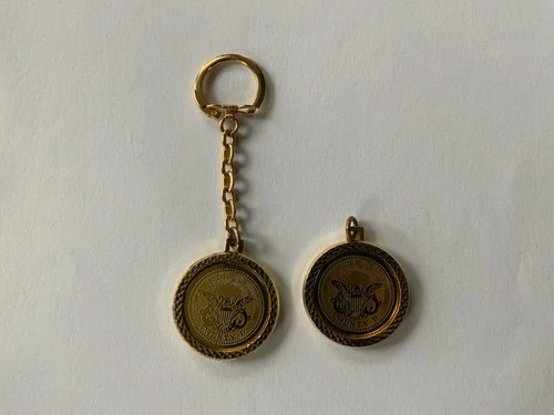 Vintage Gold Tone 1776 Coin keyring Eagle And Lady Liberty Keychain And Pendant