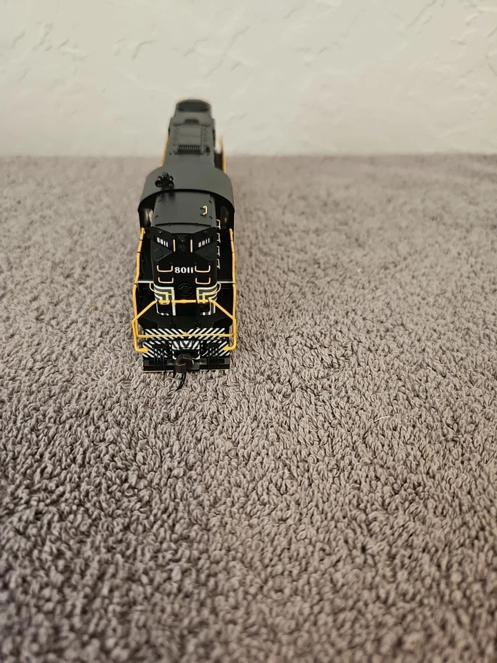 Atlas Classic 8777 Alco Rs-11 New York Central #8011 - Image 4 of 4