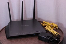 NETGEAR Nighthawk AC1900 Smart WiFi Router (‎R7000-100NAS)