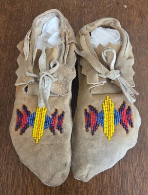 Vintage Native American Plains Tribe Beaded Deerskin Moccasins