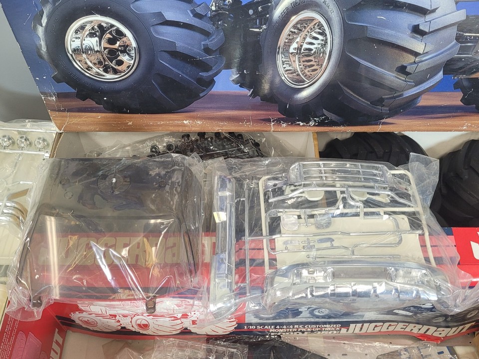 0005719 A díly Juggernaut Ford F-350 58232 TAMIYA