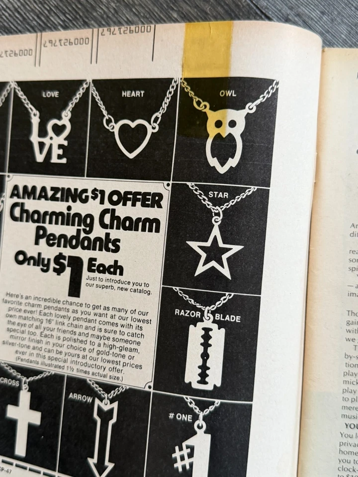 KISS Magazine HIT PARADER ANNUAL Magazine 1976 1977 Vintage Kiss Aucoin Queen - Image 2 of 4