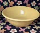 Bauer Pottery Los Angeles USA La Linda Yellow 5 1/4" Fruit Bowl