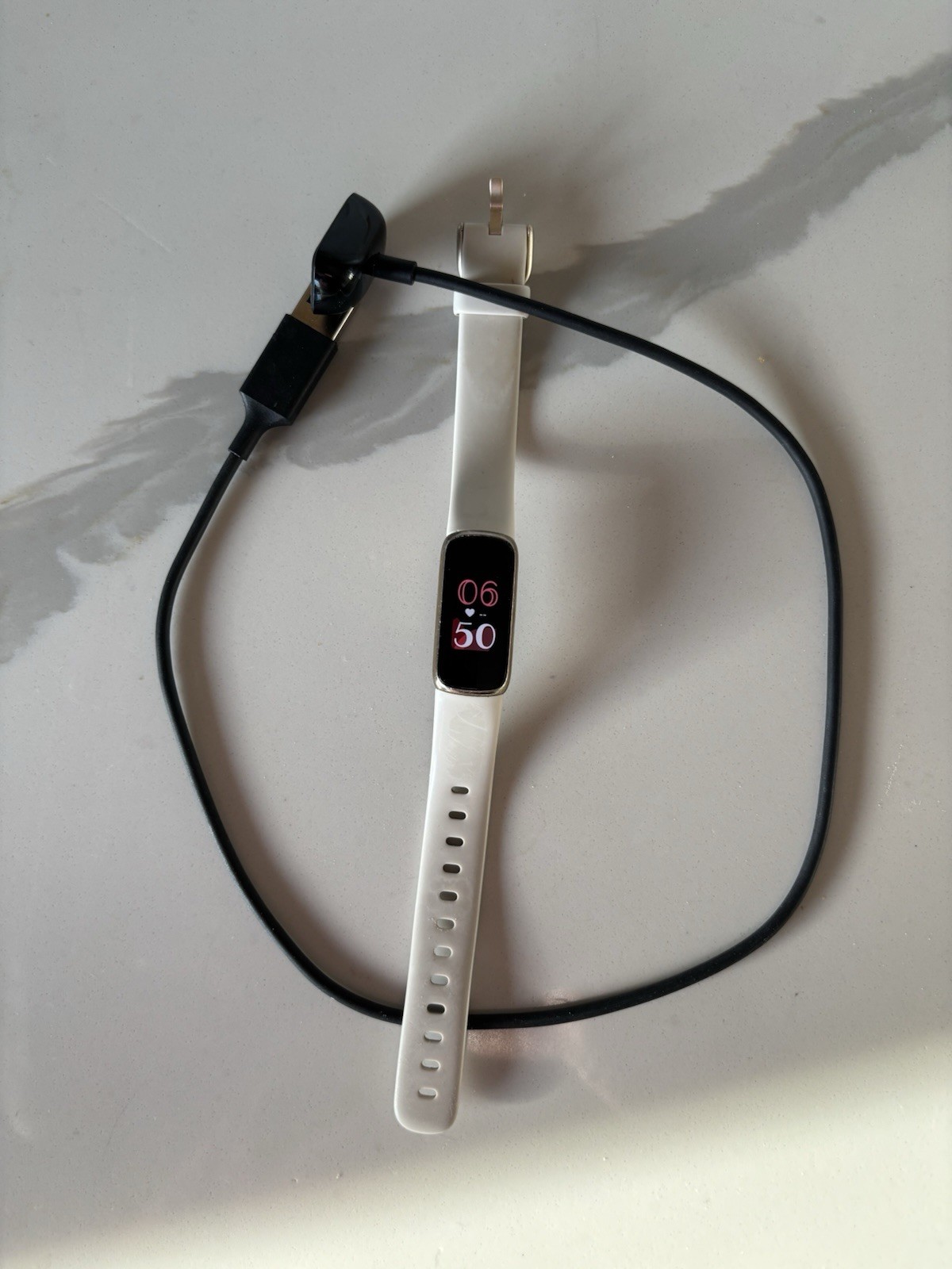 Fitbit Luxe Fitness & Wellness Tracker - Lunar White / Soft Gold - Used Working