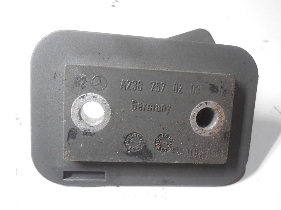 Ajustador de tope de maletero trasero 2307570203 02-06 Mercedes Benz R230 SL600 SL500 Foto 2 de 4