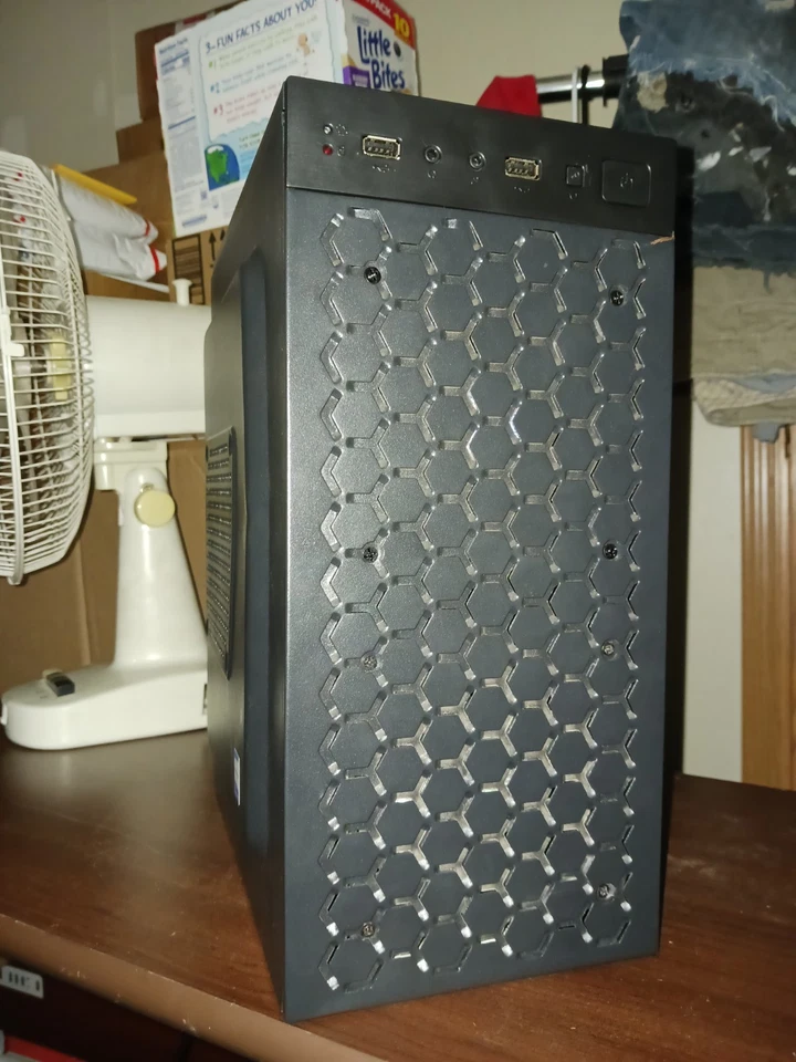 PC Case/FX 4300 CPU & Tt Cooler/ASUS MSA78L-M LX /2GB DDR3 1333MHZ/(2) 120mm Fan - Image 2 of 4