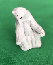 Altes Spielzeug / Eisbär sitzend - 40 mm gro...