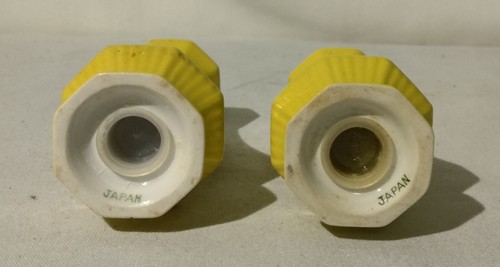 salt and pepper shakers vintage; ceramic color yellow - Picture 2 of 3