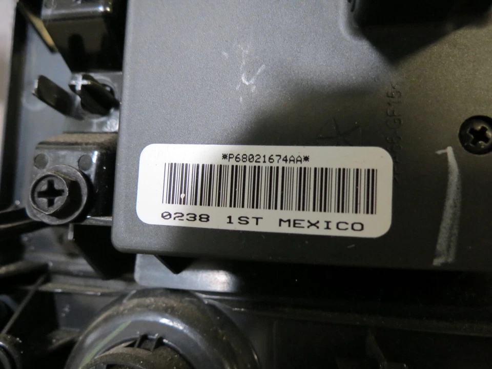 ✅ 06 07 08 Dodge RAM Radio Player AC Temp Climate Control Panel Dash Bezel OEM - Image 4 of 4