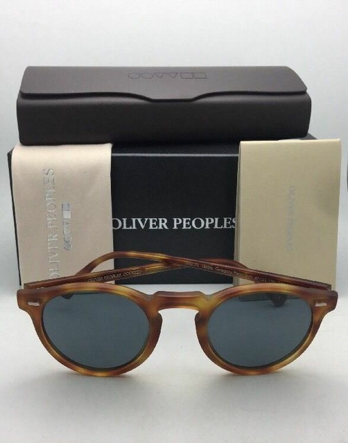 Oliver Peoples Gregory Peck Sunglasses – Semi-Matte Havana Frames, Photochromic Lens