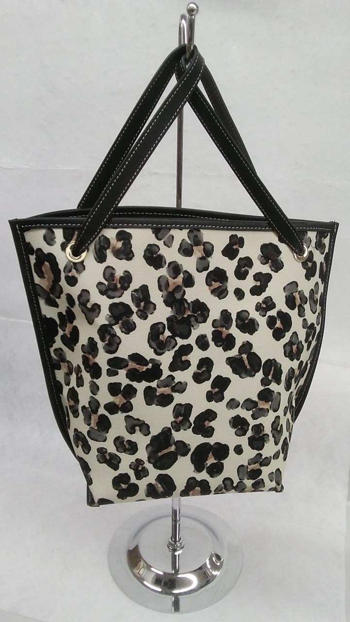 Handbag Model Allover Pattern Design FEEL AND TAS… - image 1