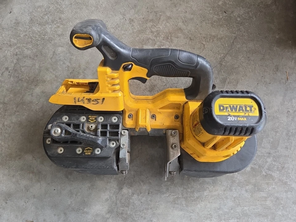 Dewalt DCS371 20v Compact Cordless Band Saw TOOL ONLY Tested - Image 4 of 4