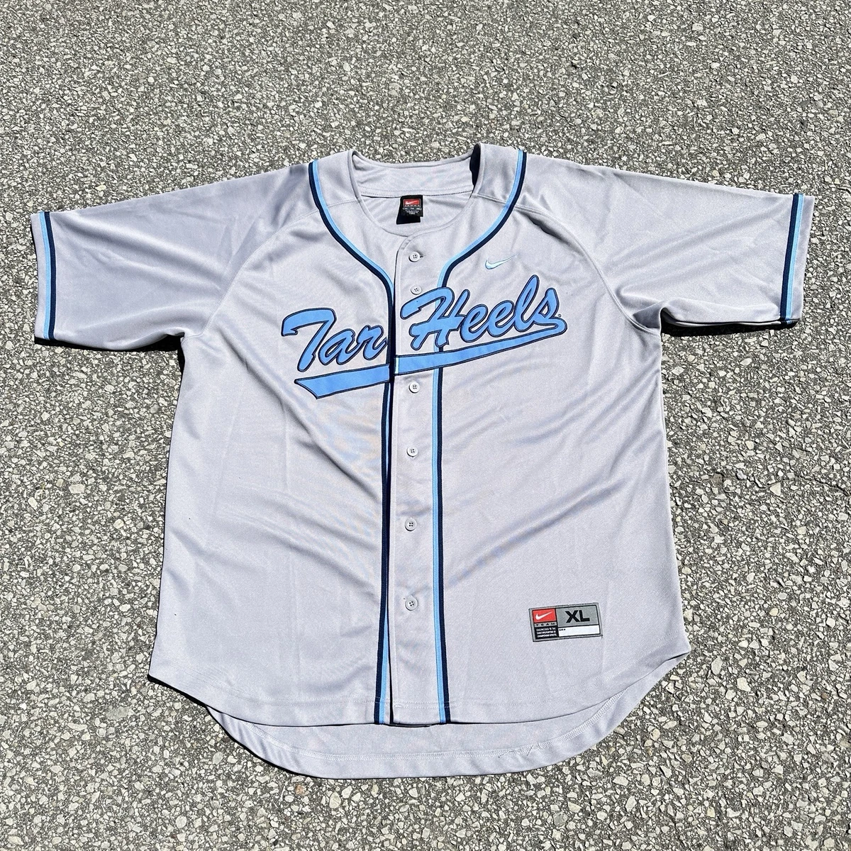 Preços baixos em Beisebol North Carolina Tar Heels Camisas de fãs