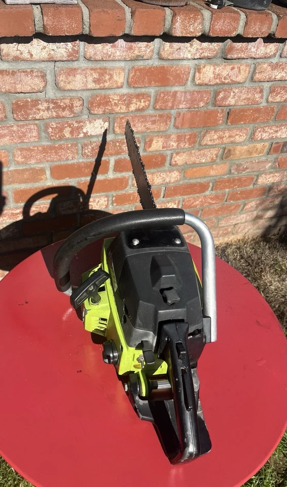 Poulan Counter Vibe 3700 Series Chainsaw, Runs But Hard To Start, Needs Piston - Image 3 of 4