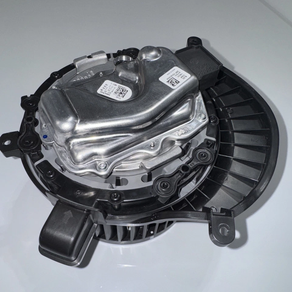 Motor soplador calentador aire acondicionado delantero OEM 84843544 Cadillac Escalade Esv 2021-2024 Foto 4 de 4