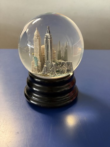 Saks Fifth Avenue New York City Musical Snow Globe Plays New York New York