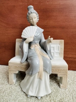 VINTAGE HAND CRAFTED OTAGIRI JAPAN PORCELAIN NOBLE LADY ON BENCH FIGURINE