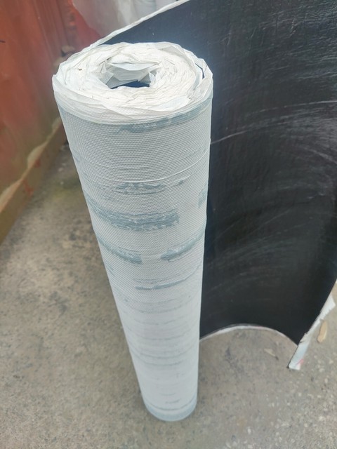 IKO Easyseal / Coldseal Roofing Felt Underlay 8m x 1m - seconds see description IKO Easyseal / Coldseal Roofing Felt Underlay 8m x 1m - seconds see description