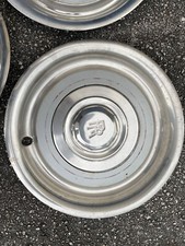 ROLLS ROYCE EARLY SILVER SHADOW HARD TO FIND A GOOD USED HUB CAP 66-73 +