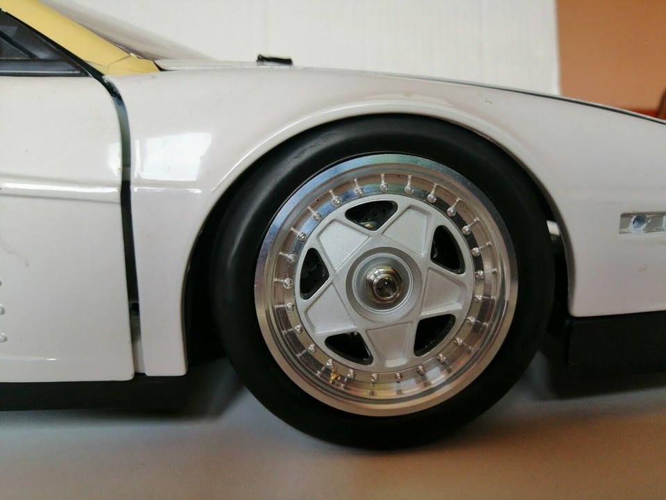 Maquette Pocher Ferrari F40 Et Testarossa 1/8 - Kit D'origine, Design Emblématique