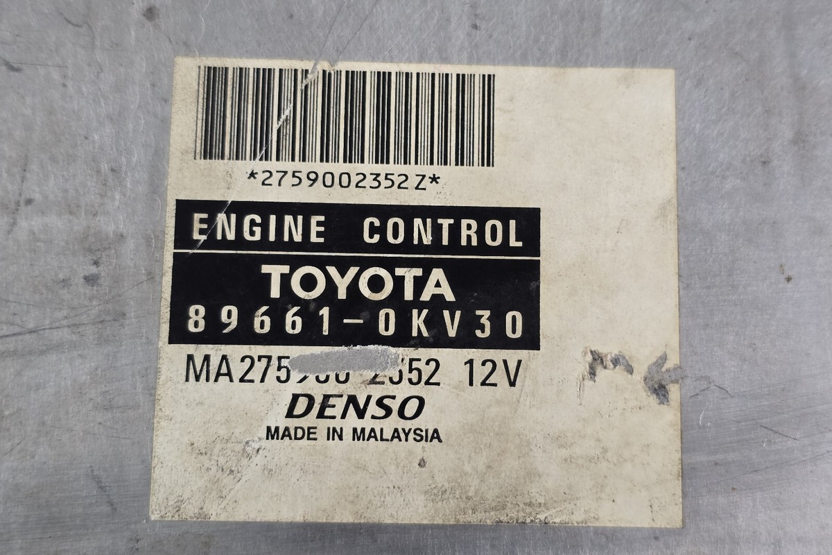 Toyota Hilux, INNOVA KUN15L KUN40L 89661-0KV30 ENGINE CONTROLL OEM