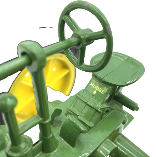 ERTL John Deere Model M Tractor: 1947-1952: Vintage 1987 Has been on display - Picture 10 of 12
