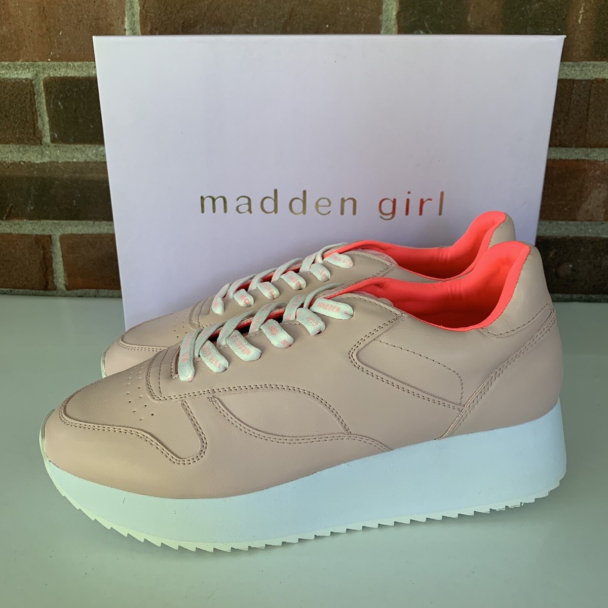 ☆新作☆Madden Girl 3色 Jamz High-Top Lace-Up スニーカー Madden Girl Womens Angeles Pink Lace Up Athletic Shoes