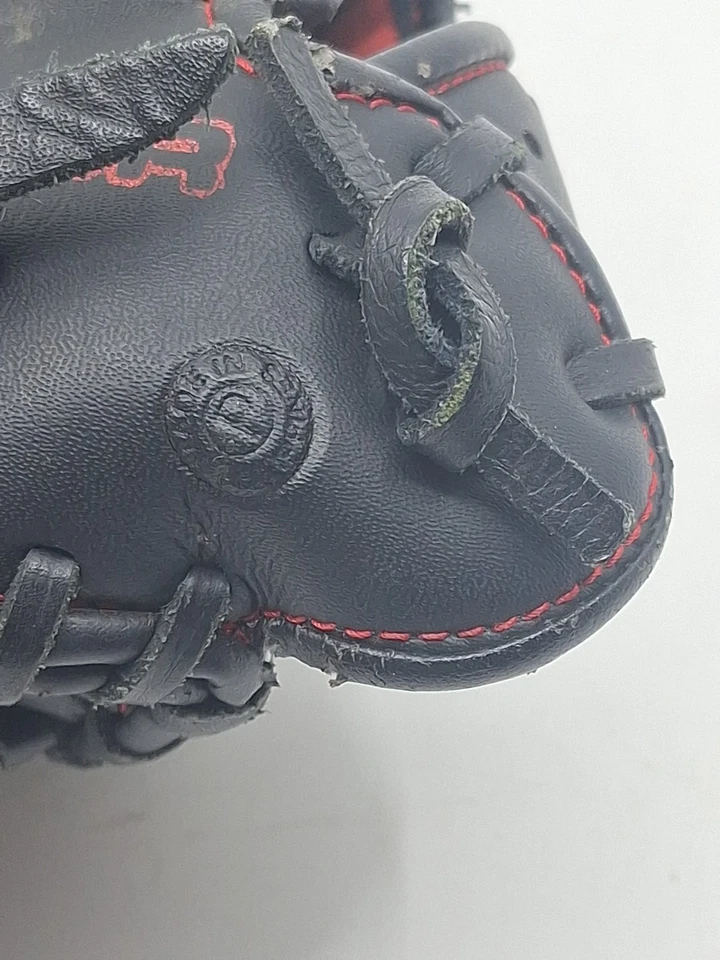 Guante de receptor de béisbol juvenil Under Armour UACM-100Y cuero costuras rojas Foto 4 de 4