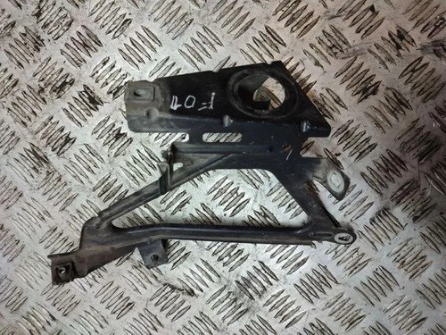 BMW 7 F01, F02 Kotflügelhalter vorne links 7184180 2.99 Diesel 180kw 25728161