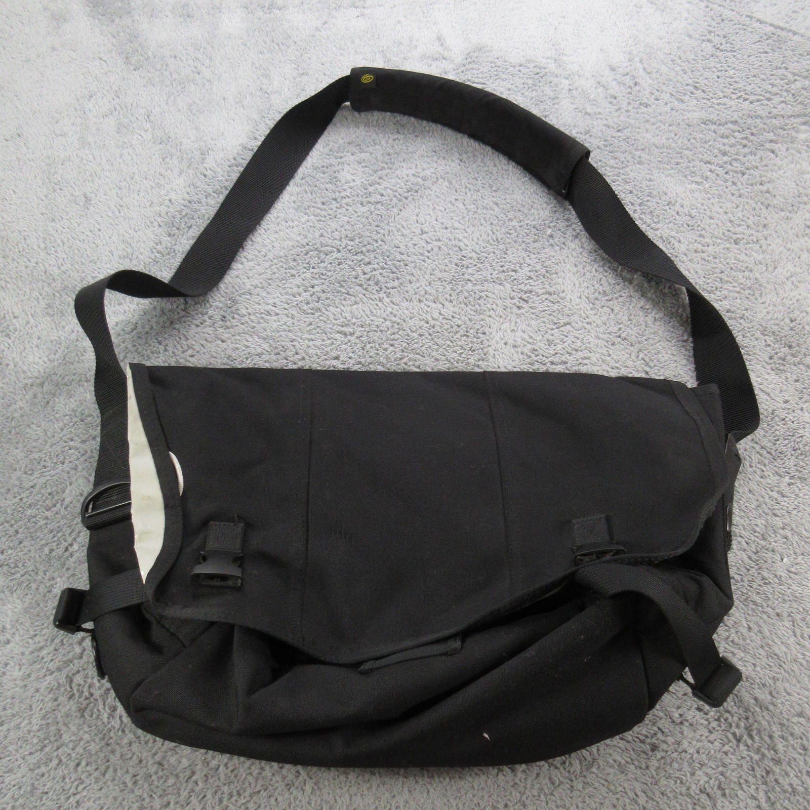 Timbuk2 Messenger Bag Medium Black Nylon Laptop Work Travel 