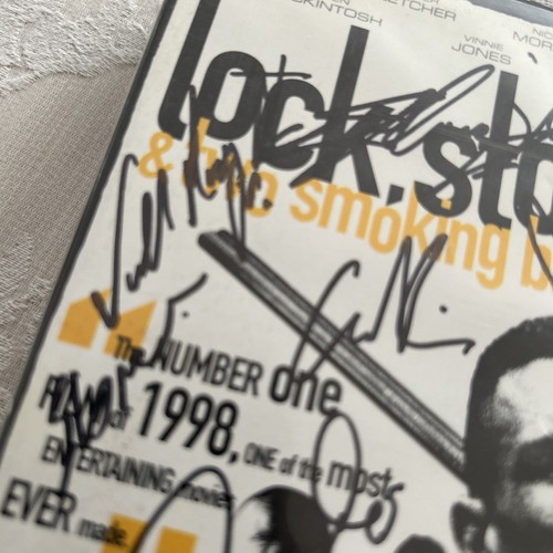 Lock Stock And Two Smoking Barrels VHS SIGNED BY WHO CAST & DIRECTOR Very Rare - Picture 7 of 13