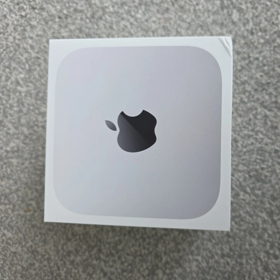 Apple M4 Mac Mini Desktop 256GB 16 GB RAM Silver - Image 4 of 4