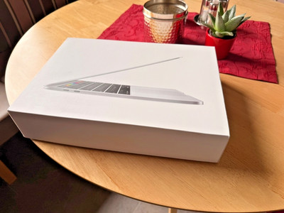 Apple MacBook Pro 13.3'', Retina Display, Silver, Touch Bar & Touch ID, QWERTZ